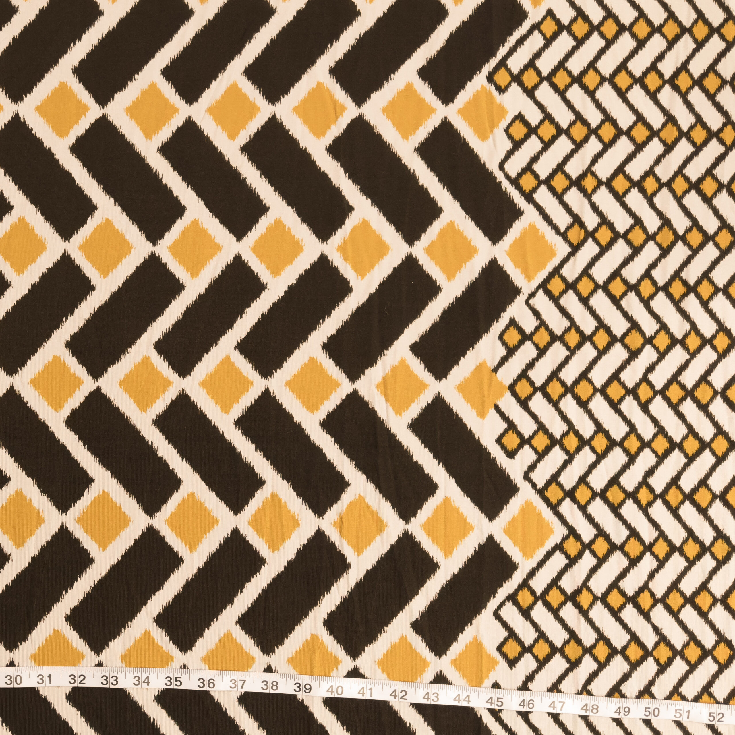 Black and Yellow Geometric 4-Way Stretch Black and Yellow Geometric 4-Way Stretch
