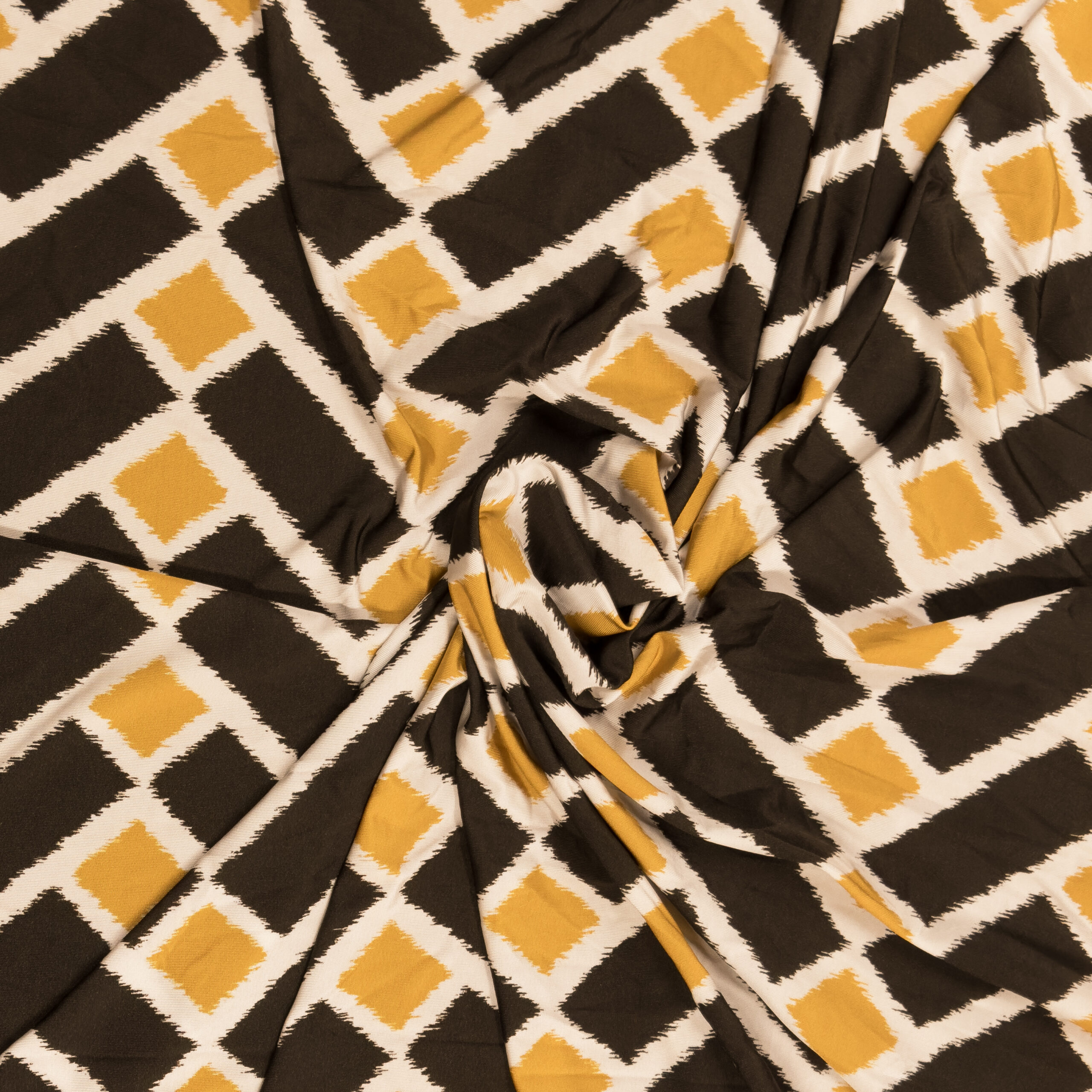 Black and Yellow Geometric 4-Way Stretch Black and Yellow Geometric 4-Way Stretch